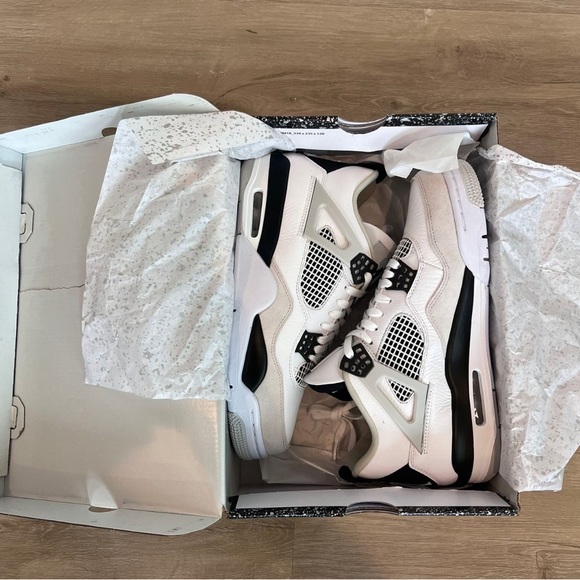 Jordan 4 Military Black Size 10 Brand New, Deadstock, Never worn. - Picture 3 of 3